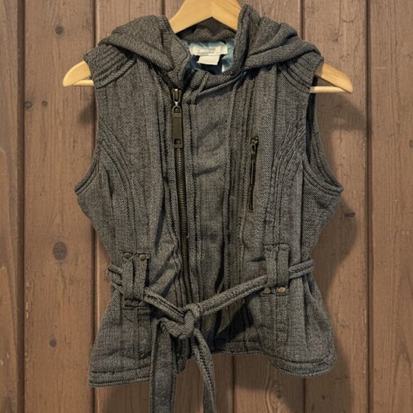 Charlotte Russe Gray Herringbone Hooded Sweater Vest - Large - Picture 1 of 3
